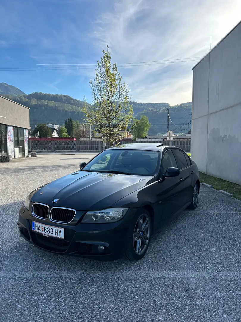 BMW 320 320i Aut. Černá - 1