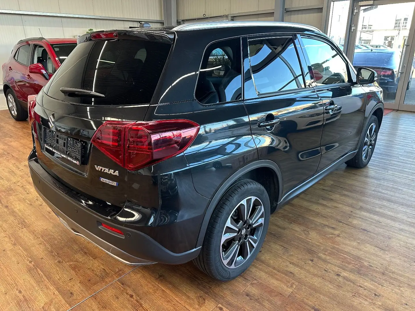 Suzuki Vitara 1.4 Mild-Hybrid Club 4x2 Schwarz - 2