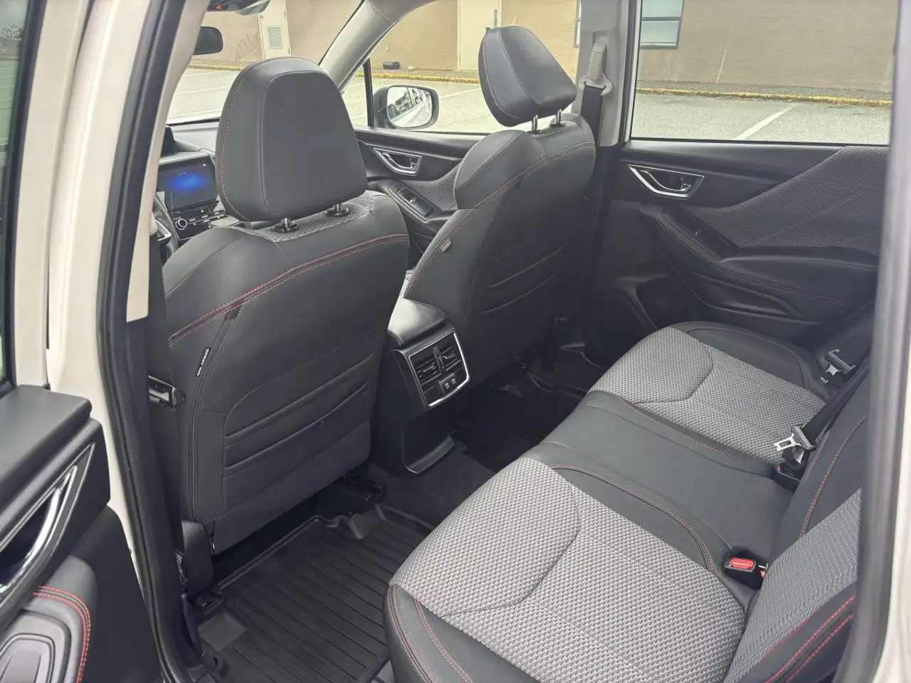 Subaru Forester снимка Subaru Forester
