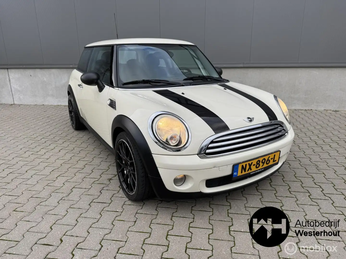 MINI One Mini 1.4 Anniversary MK II Airco Cruisecontrol Blanc - 1