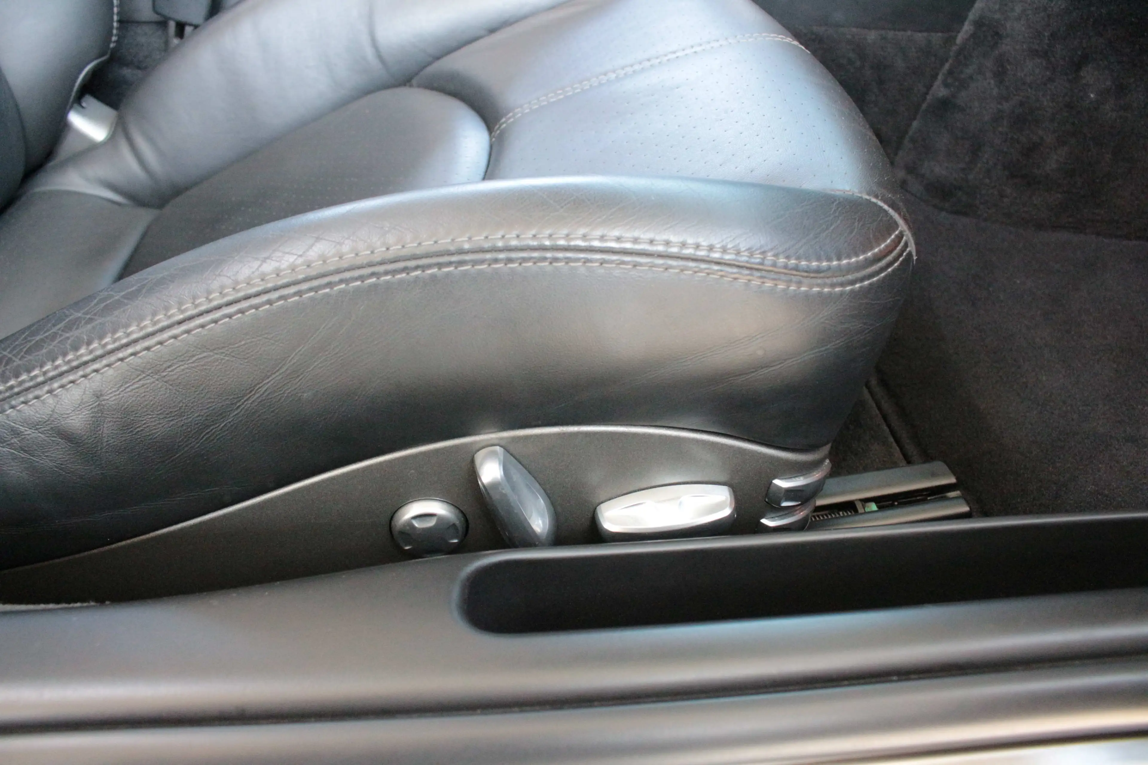 Porsche 997 911 997 Carrera S Cabrio Vollleder sw — photo 8