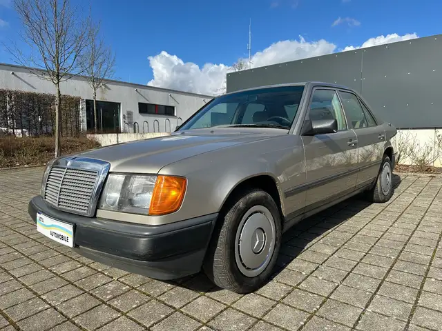Mercedes-Benz 300 E Allrad 4X4 2.HAND