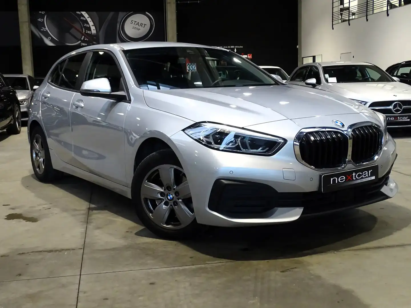 BMW 116 d Hatch New *LED-NAVI PRO-CRUISE-PARKING-EURO6d* Zilver - 2