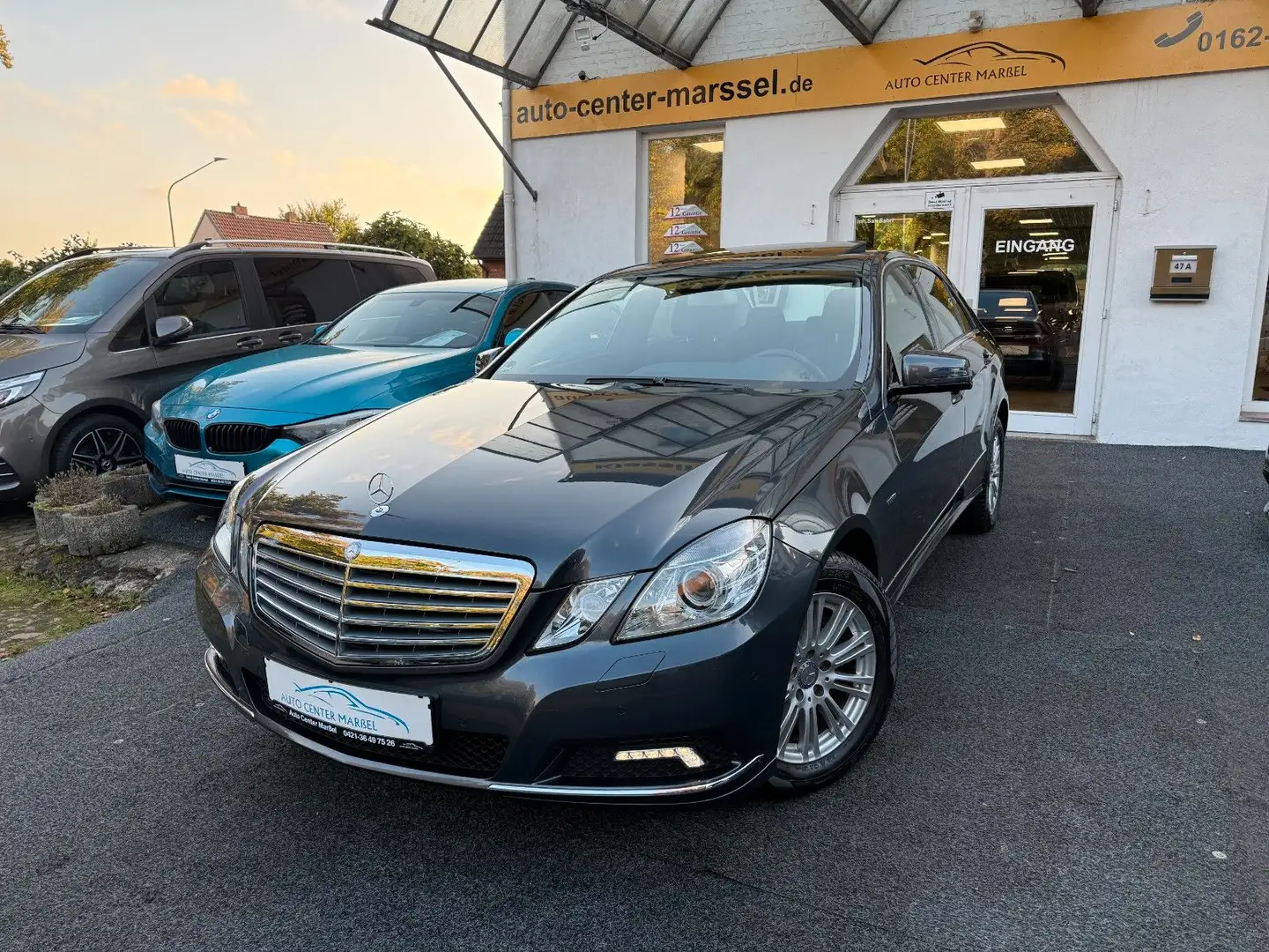 Mercedes-Benz E 350 CGI SCHIEBEDACH/LEDER/BIXENON/NAVI Grau - 1