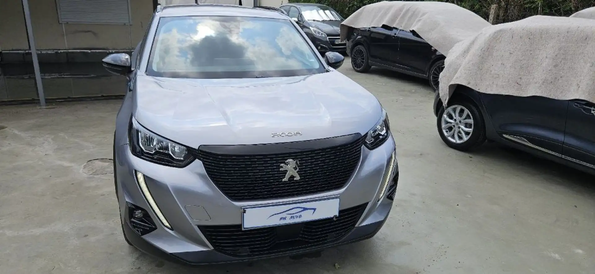Peugeot 2008 1.5 BLUE HDI STYLE srebrna - 1