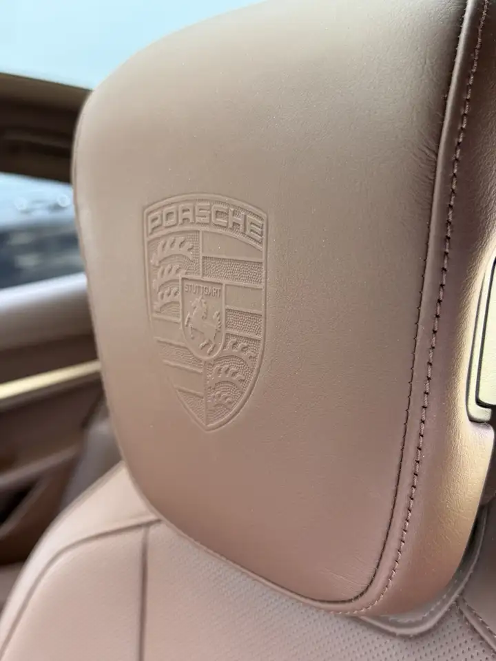 Porsche Taycan снимка Porsche Taycan