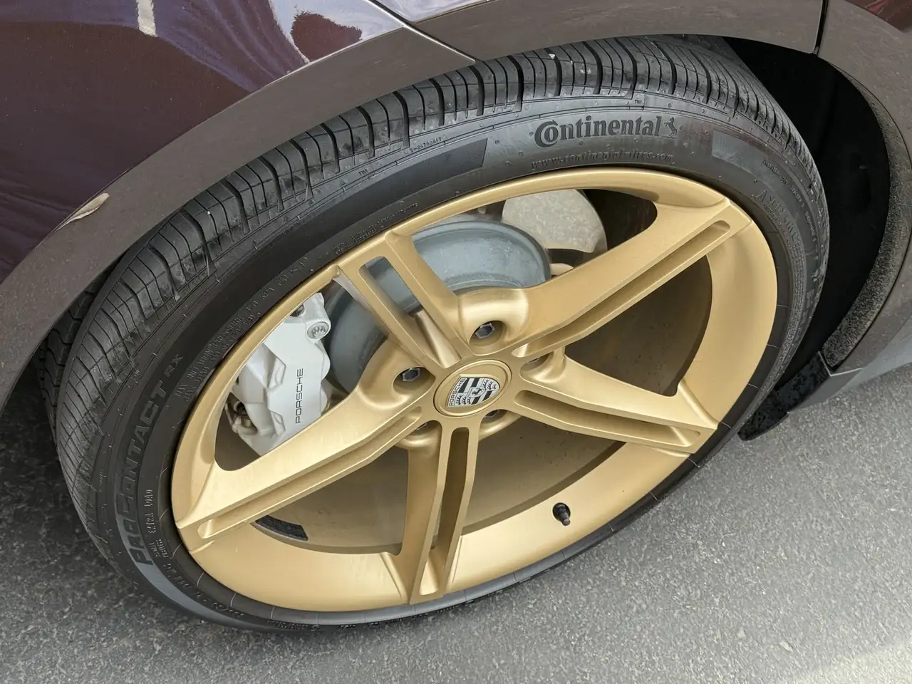 Porsche Taycan снимка Porsche Taycan