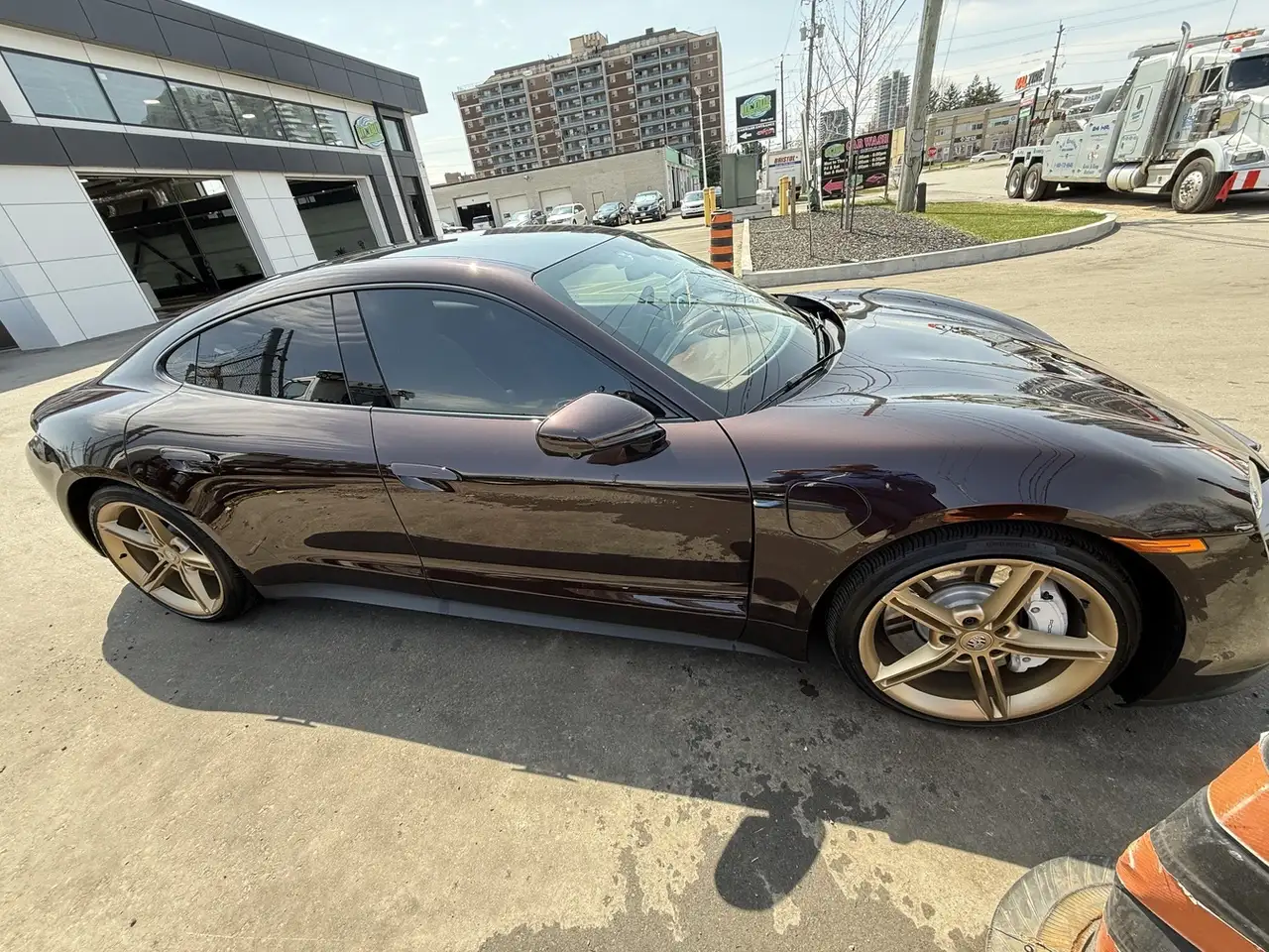 Porsche Taycan снимка Porsche Taycan