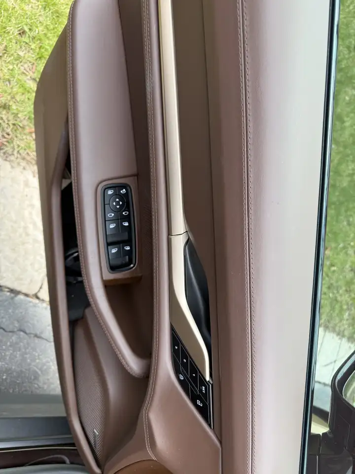 Porsche Taycan снимка Porsche Taycan