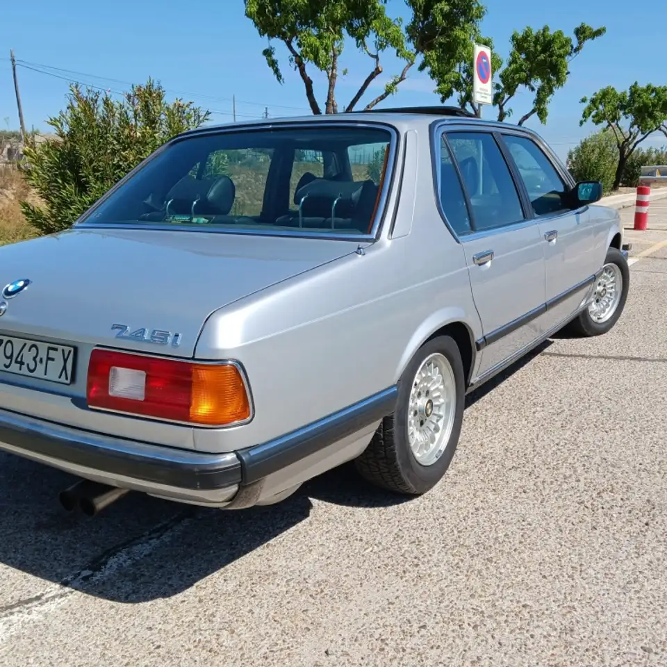 BMW 745i Aut., foto 11