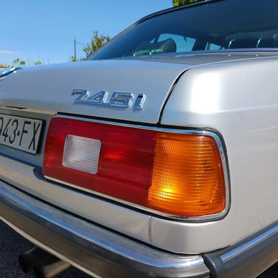 BMW 745i Aut., foto 8