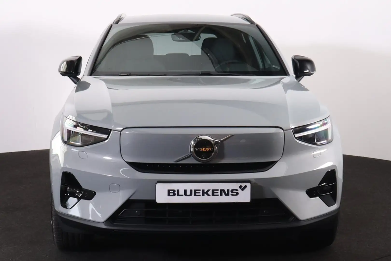 Volvo EX40 Twin Motor Performance Plus 82 kWh - IntelliSafe A Grijs - 2