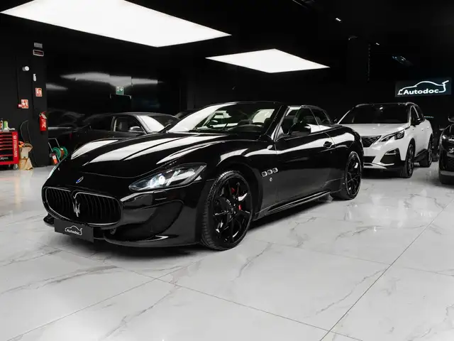 Maserati GranCabrio 4.7 V8 auto cambio ZF CARBONIO