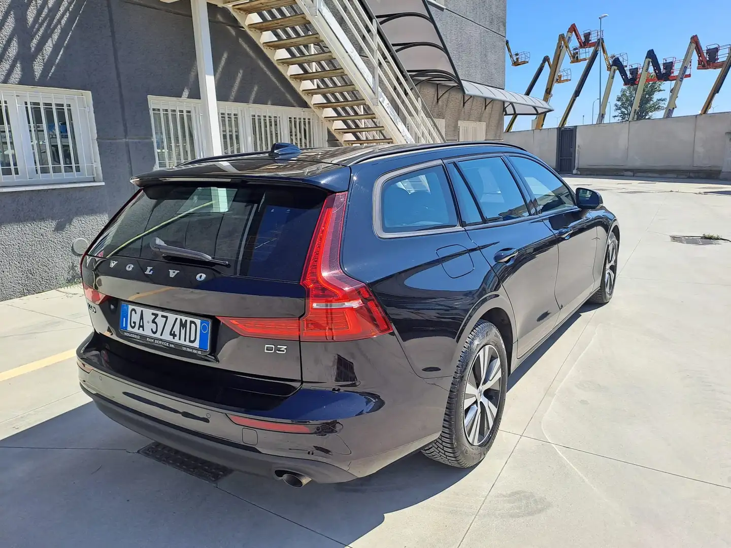 Volvo V60 2.0 d2 Business geartronic Nero - 2