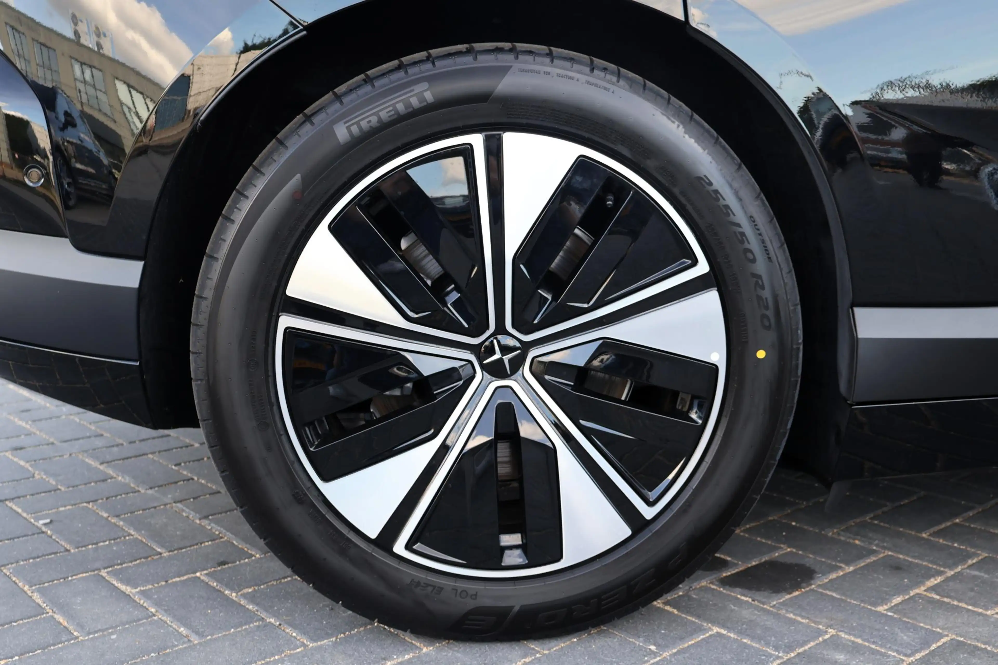 Polestar 4 Long Range Single motor Prime 100 kWh | Panoramisc — photo 10