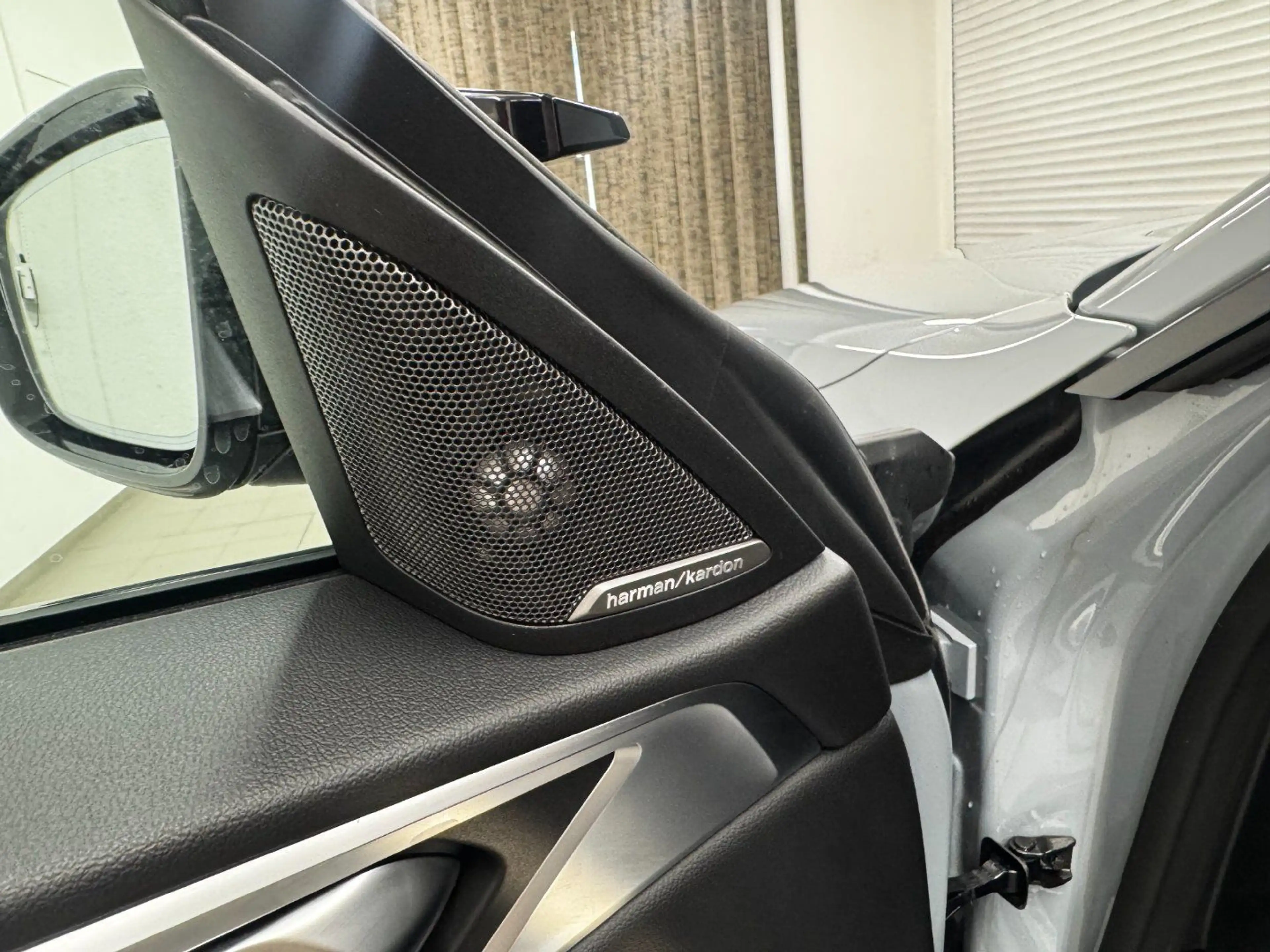 BMW i4 - M50 i xDrive — photo 9