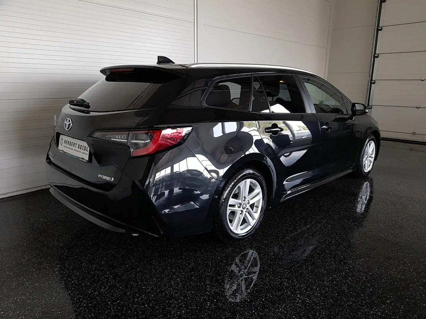 Toyota Corolla Kombi 1,8 Hybrid Aut. *VOLL-LED / VIRTUELL / HE... Schwarz - 2