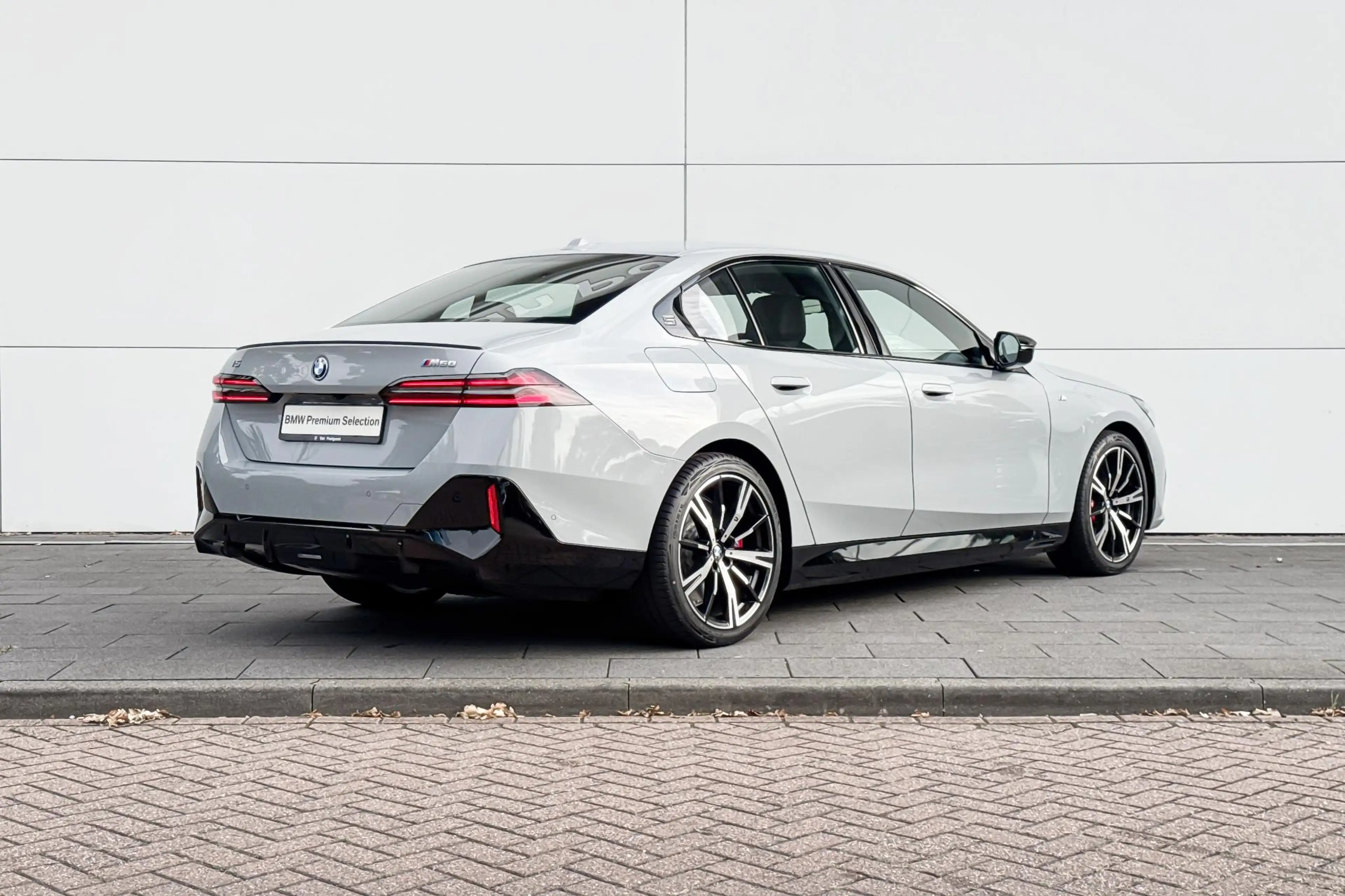 BMW i5 Sedan M60 xDrive 84 kWh — photo 6