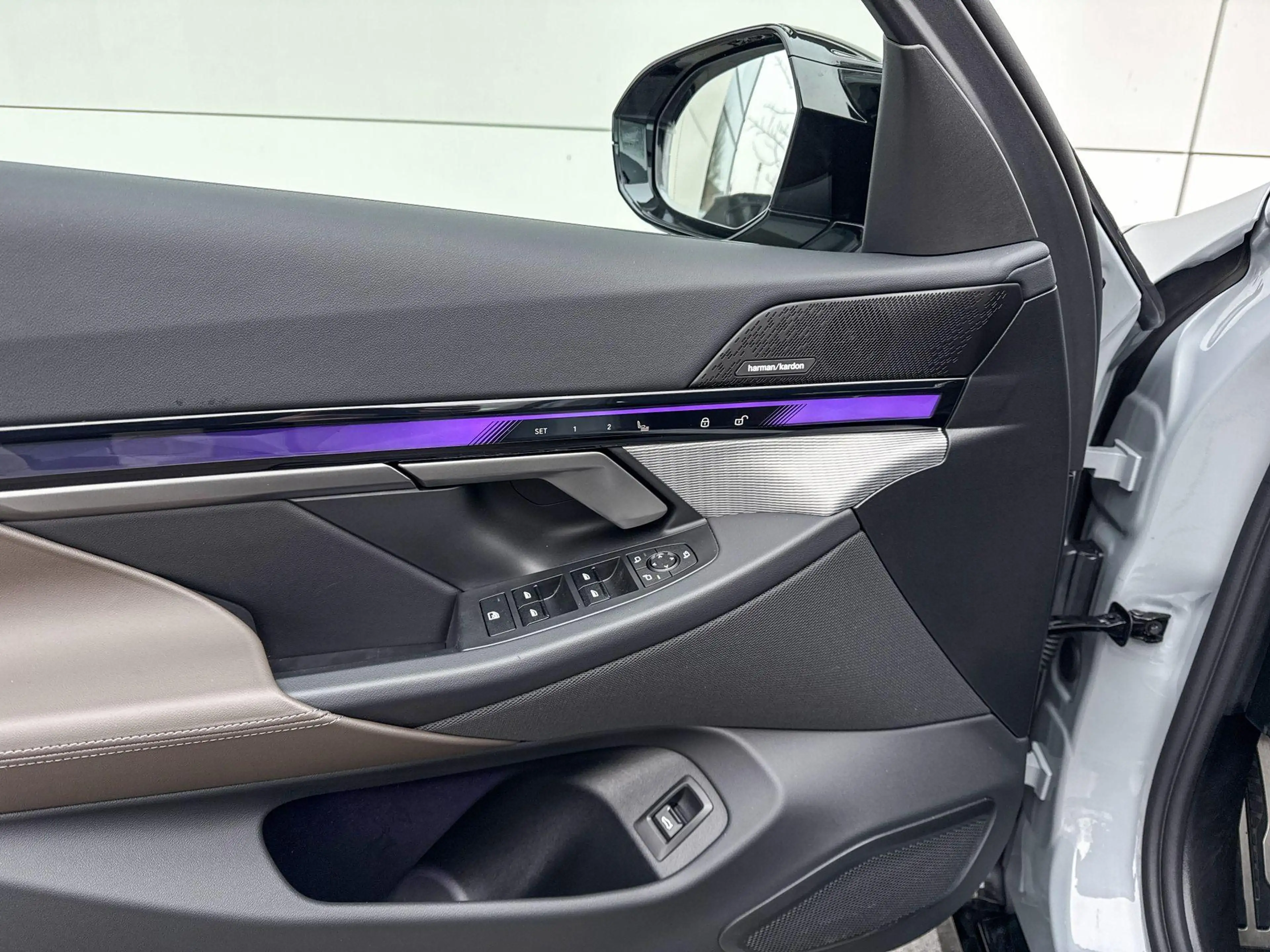 BMW i5 Sedan M60 xDrive 84 kWh — photo 9