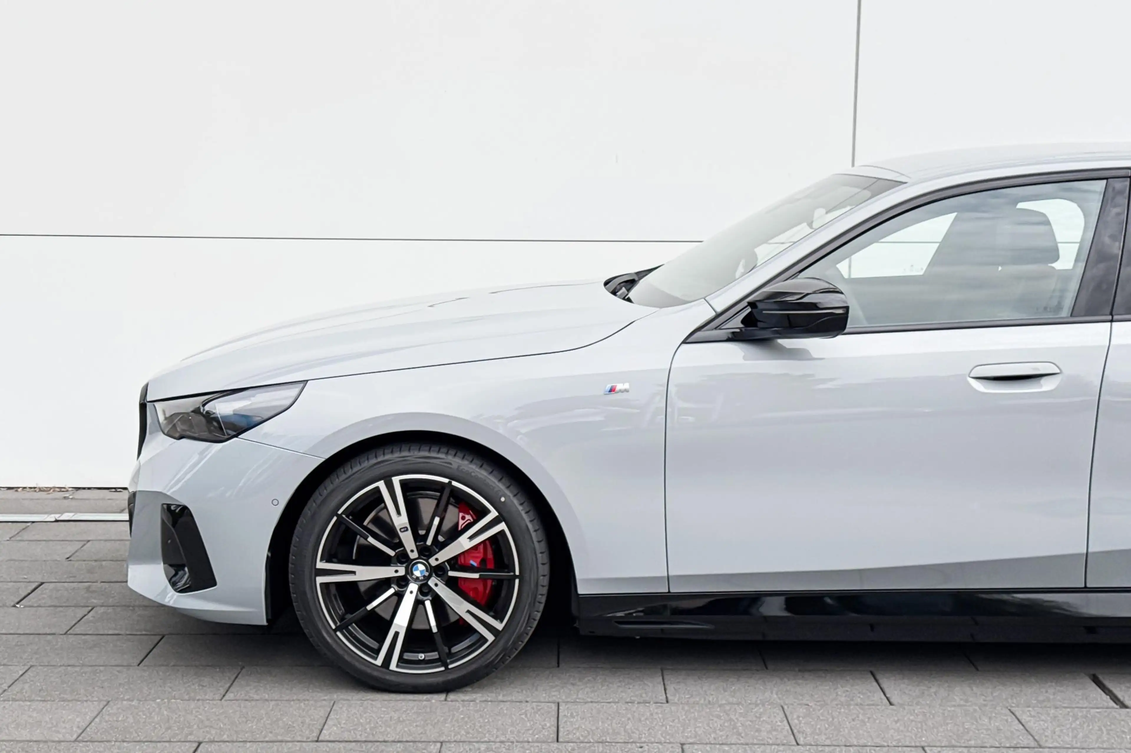 BMW i5 Sedan M60 xDrive 84 kWh — photo 4