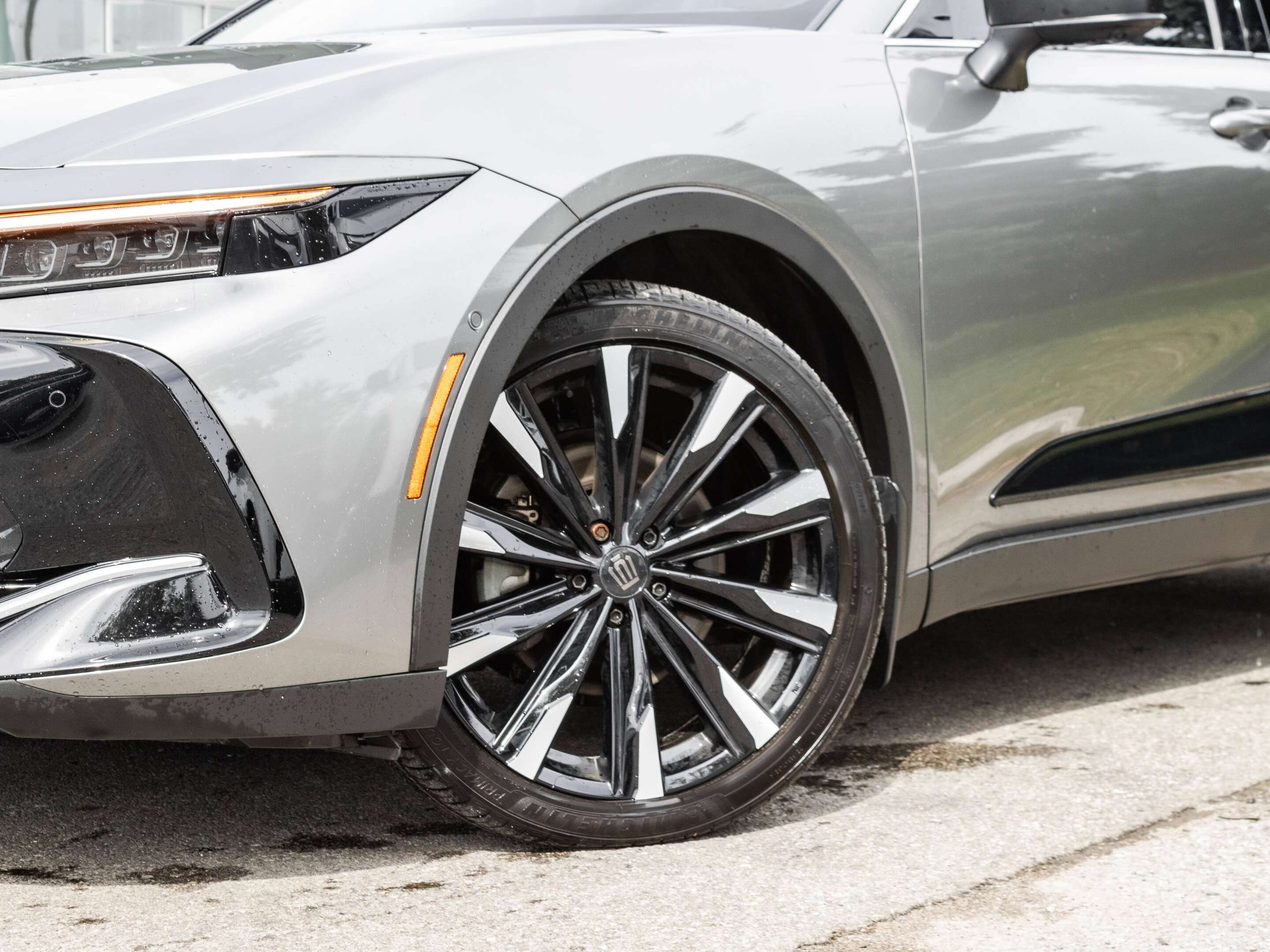 2025 Toyota Crown Platinum Hybrid AWD — photo 3
