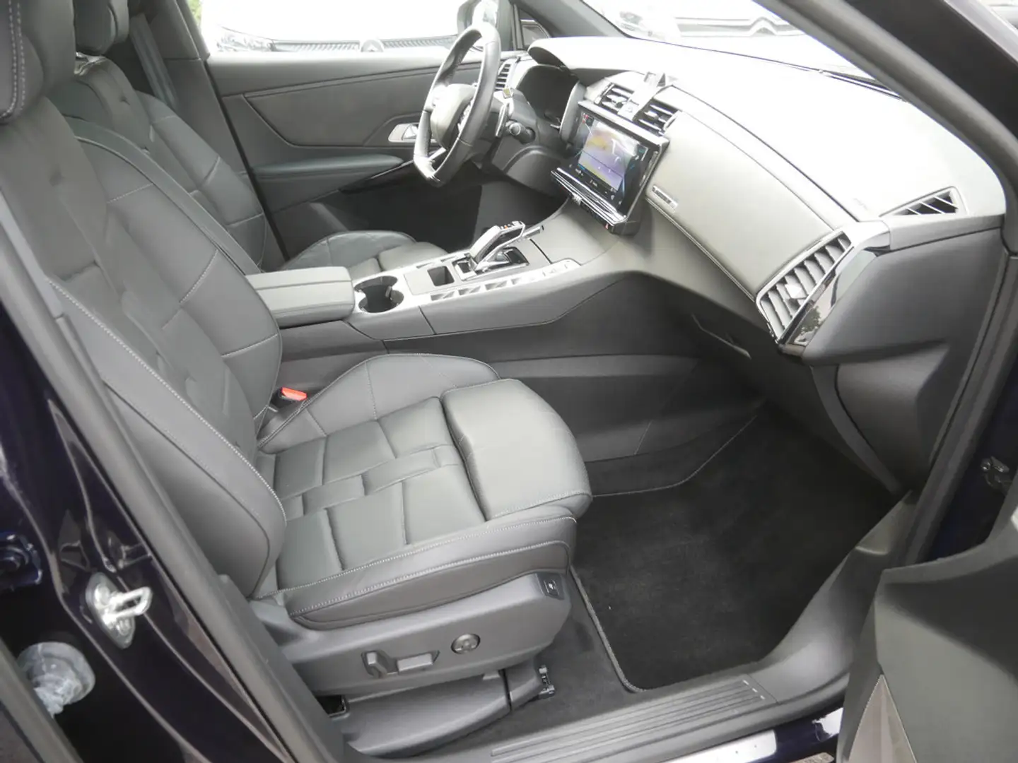 DS Automobiles DS 7 Crossback E-Tense Louvre 4x4 LED PANO Blau - 2