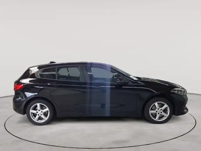 BMW 1 Series view 3