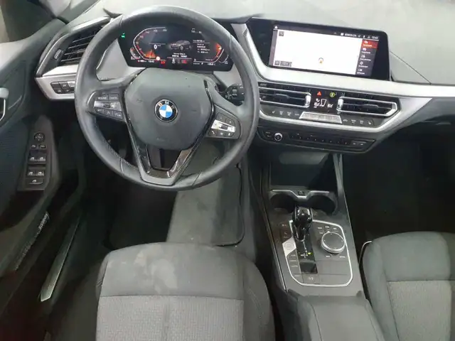 BMW 1 Series view 9