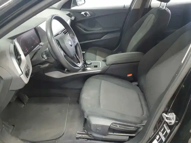 BMW 1 Series view 8