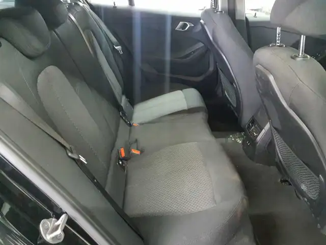 BMW 1 Series view 13