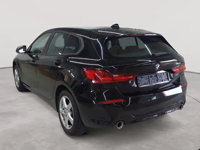 BMW 1 Series view 5