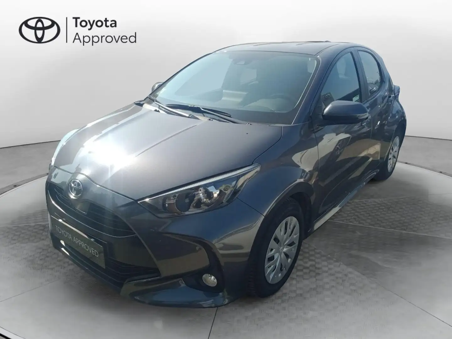 Toyota Yaris 1.0 5 porte Active - 1