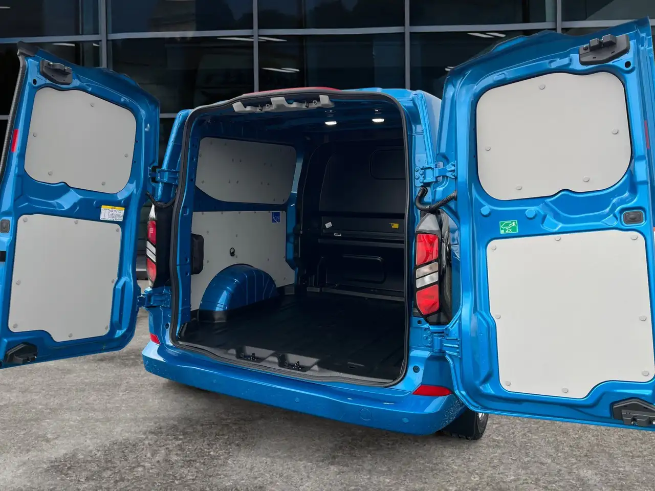 Ford Transit Custom DoKa Limited L2 Aut. BiLED*70l*Ka 10