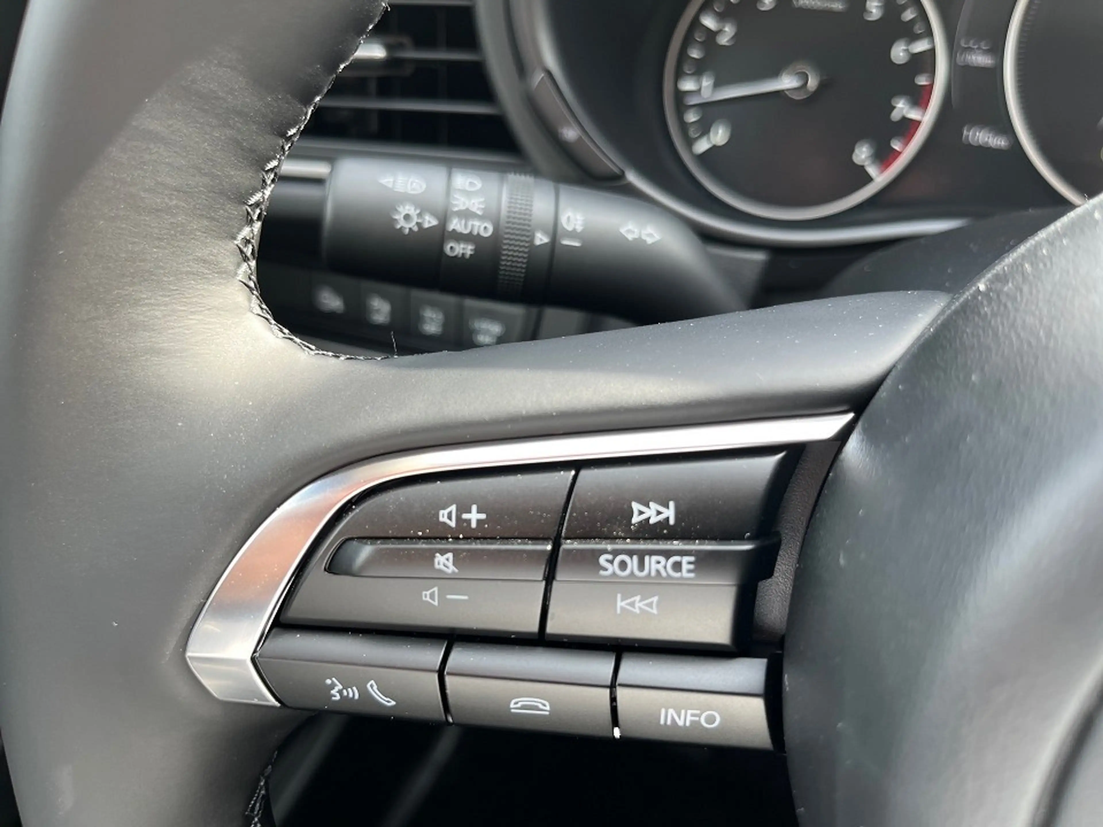 Mazda CX-30 2027 2.5L e-SKYACTIV G AT HOMURA LED HUD Navi — photo 14