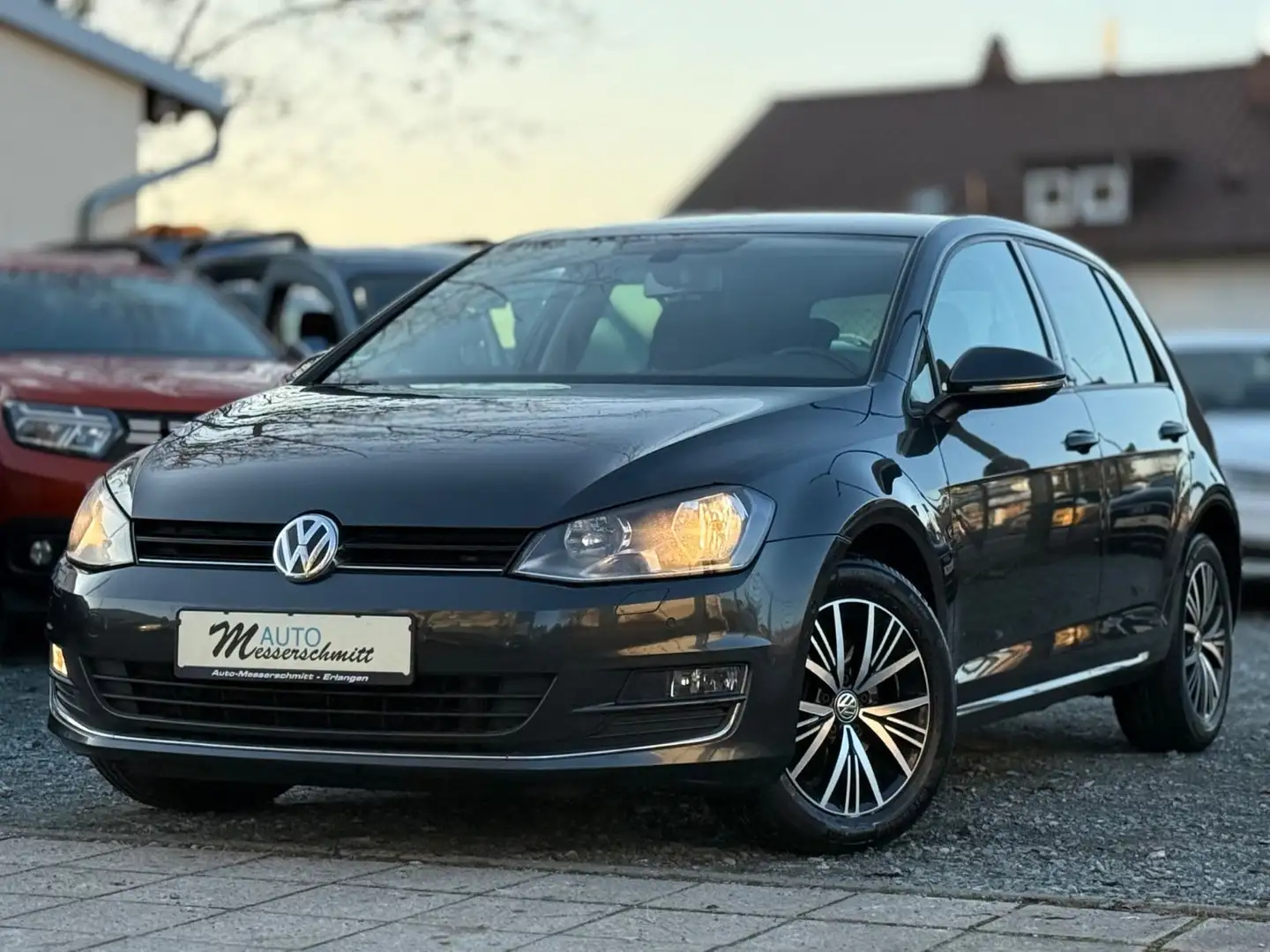 Volkswagen Golf VII Lim. Allstar 2.0 TDI DSG NAVI KLIMA SHZ Grau - 2