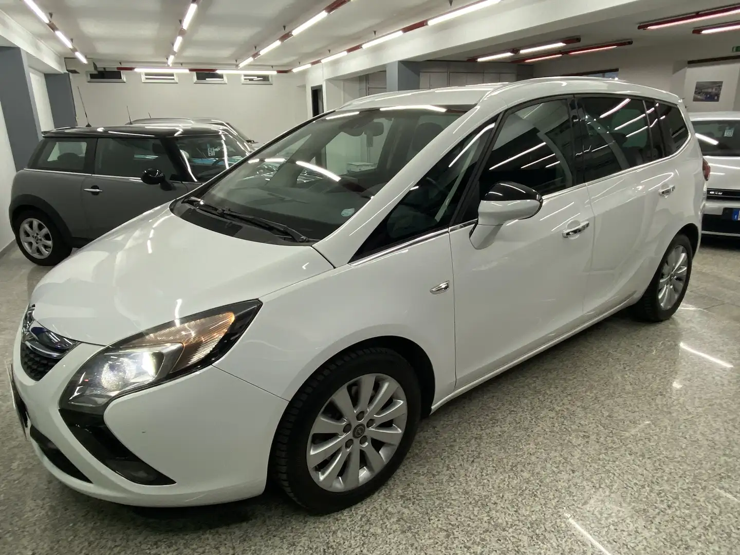 Opel Zafira Tourer 2.0 cdti Cosmo 165cv auto Bianco - 2