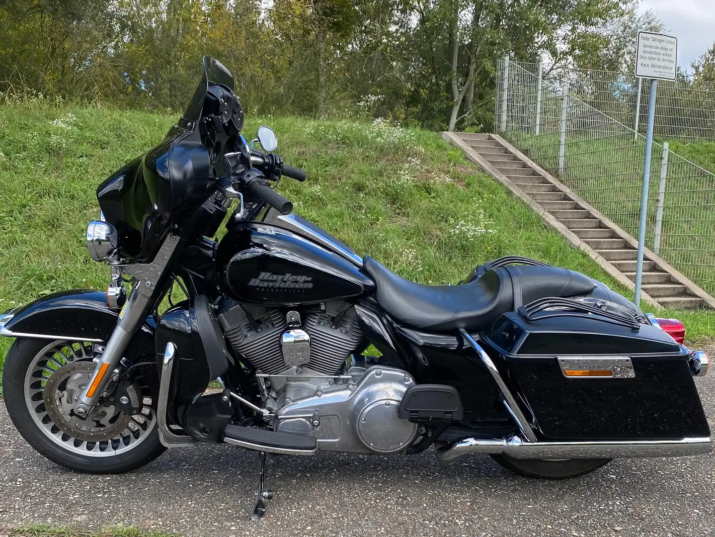 Harley-Davidson Electra Glide flht Noir - 1