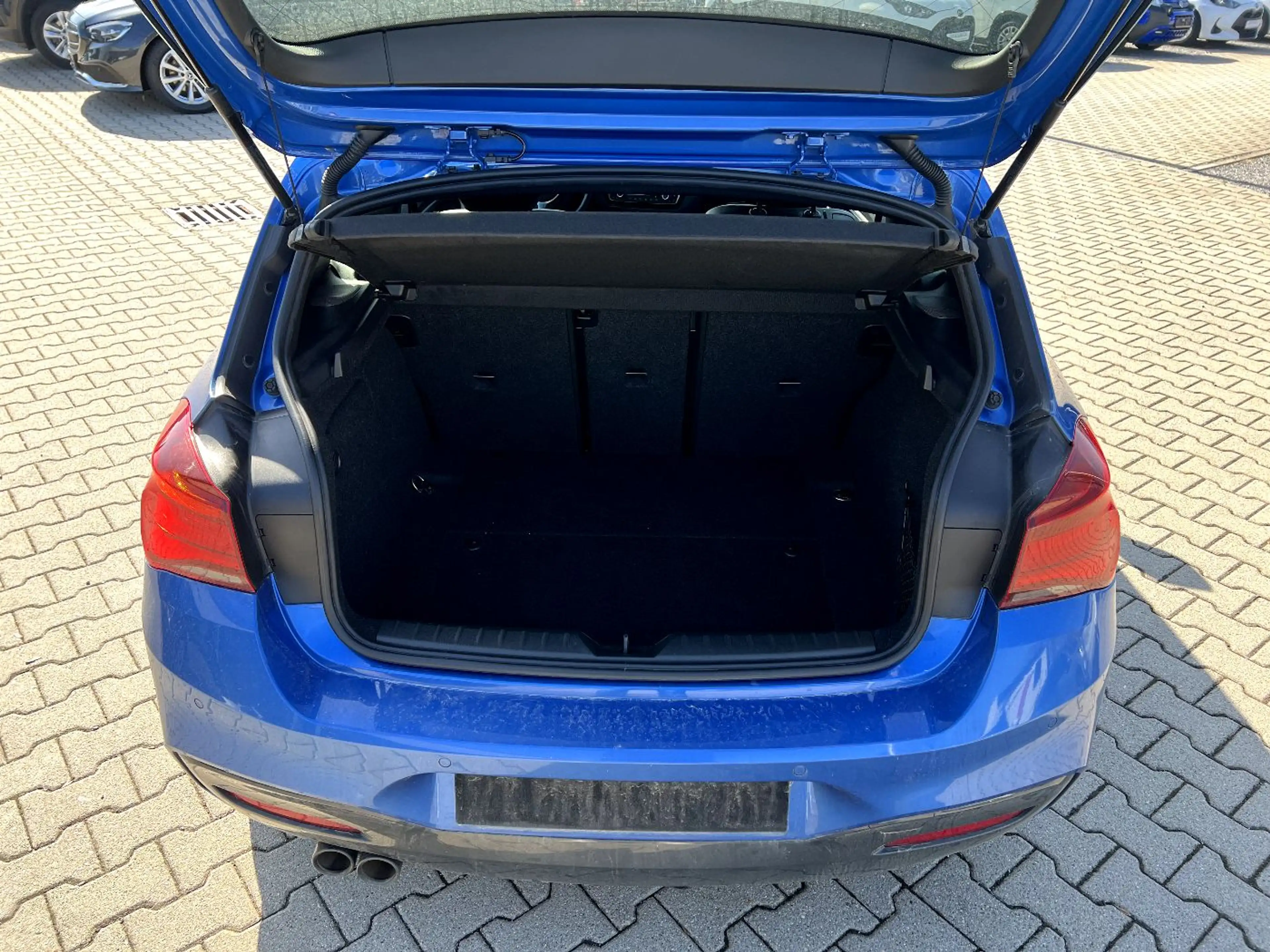 BMW 125 d Edition M-Sport Shadow *LED Navi Leder AHK — photo 7