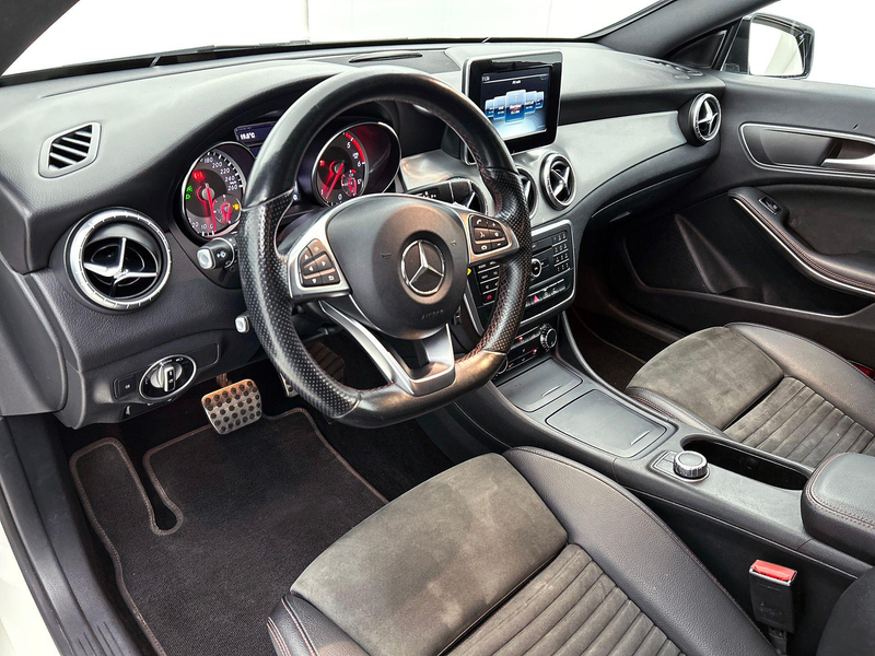 Mercedes-Benz CLA 180 D Coupé AMG Line Night Pack | Navigatie | Parkeer — photo 8