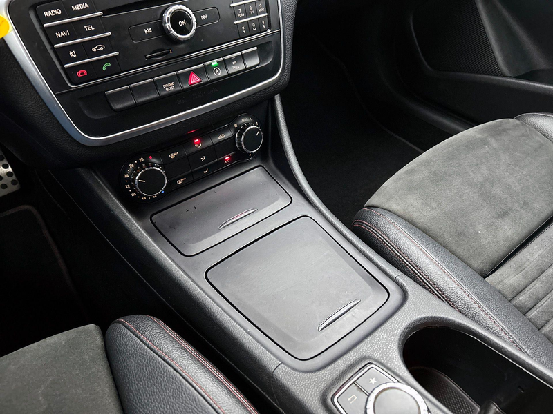 Mercedes-Benz CLA 180 D Coupé AMG Line Night Pack | Navigatie | Parkeer — photo 10