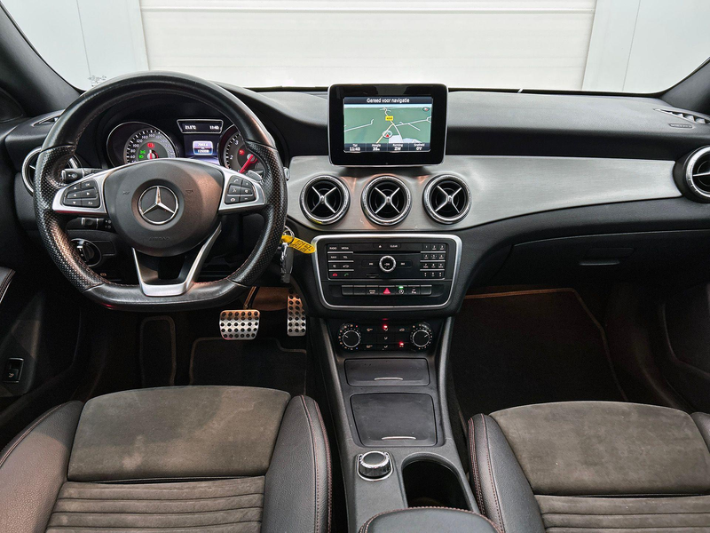 Mercedes-Benz CLA 180 D Coupé AMG Line Night Pack | Navigatie | Parkeer — photo 3
