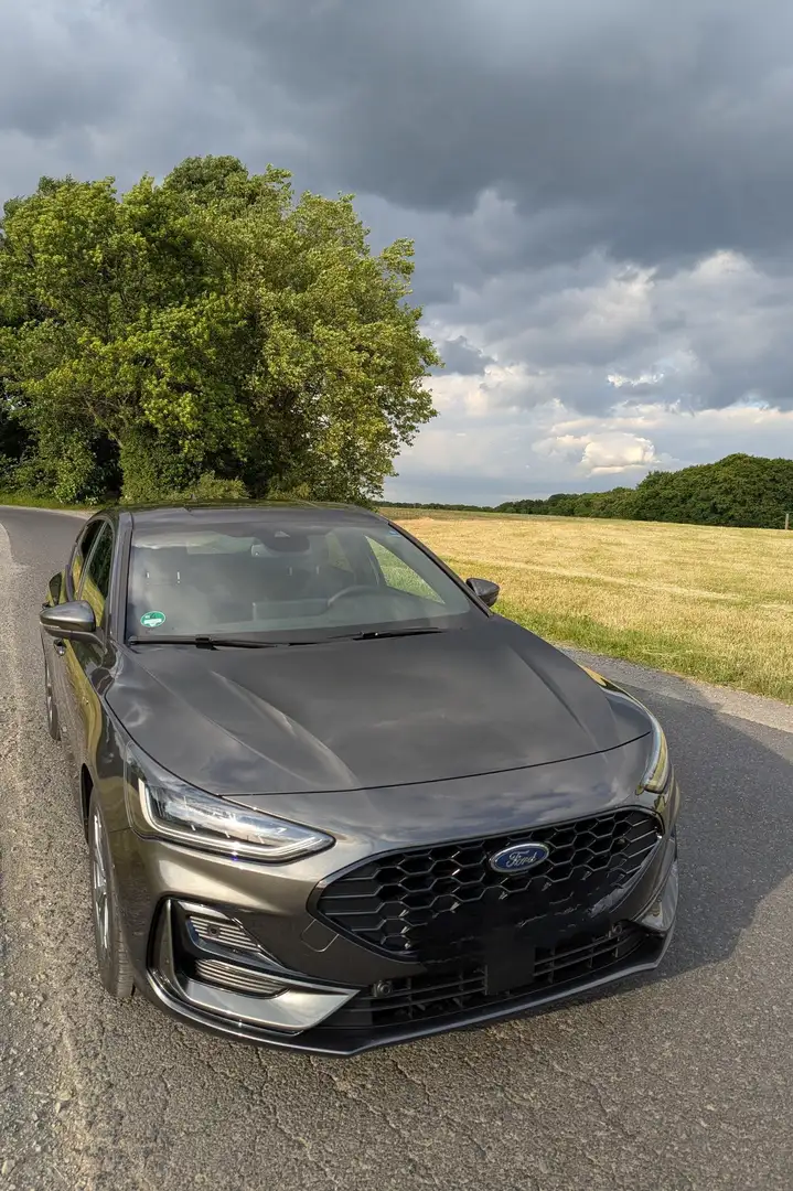 Ford Focus Focus 1.0 EcoBoost Hybrid ST-LINE Limousine Grau - 1