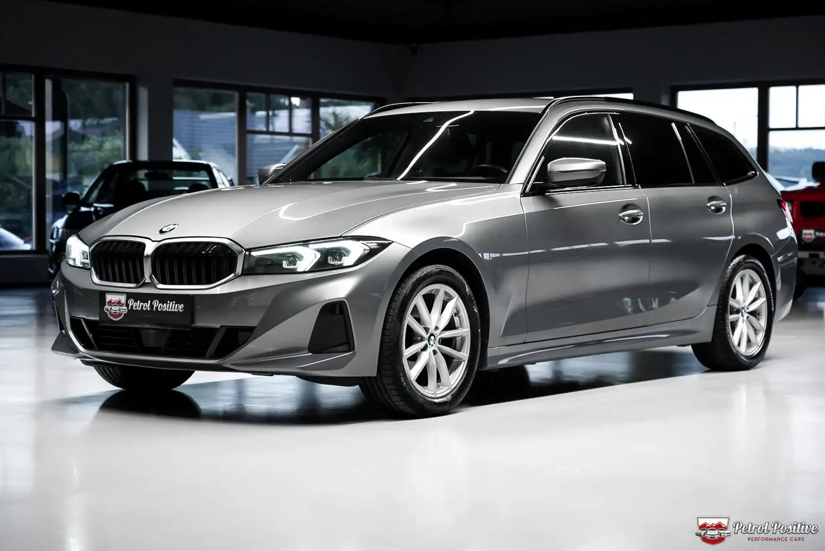 BMW 318 d Touring Live Cockpit Plus*Sportsitze*HK Soundsy Zilver - 1