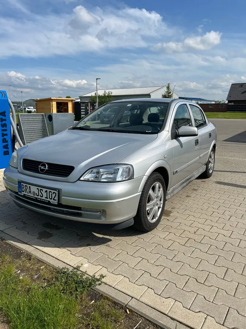 Opel Astra 1.6 Edition 100 Classic Silber - 1