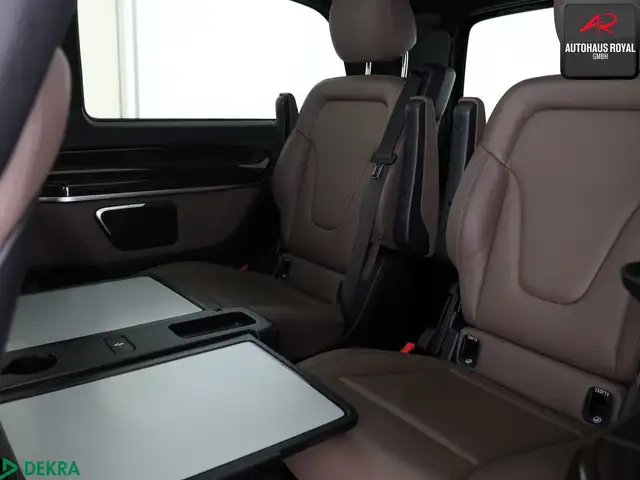 Mercedes-Benz V-Class view 13