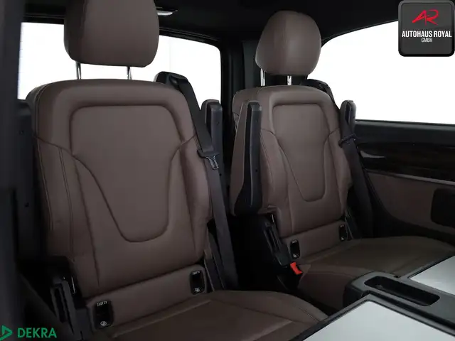 Mercedes-Benz V-Class view 14