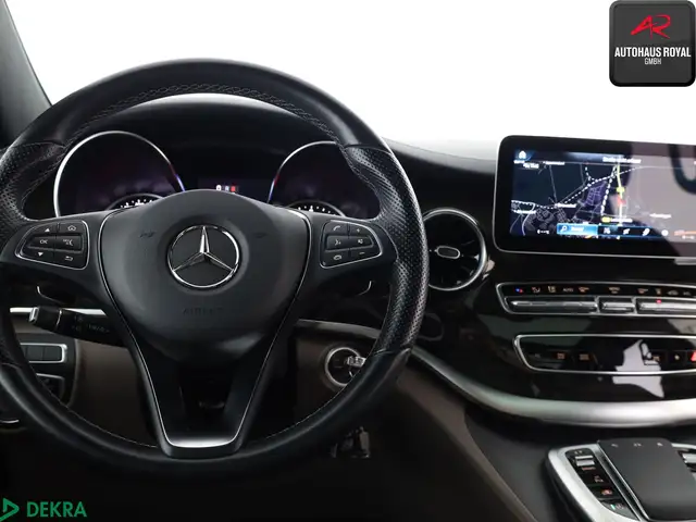 Mercedes-Benz V-Class view 10