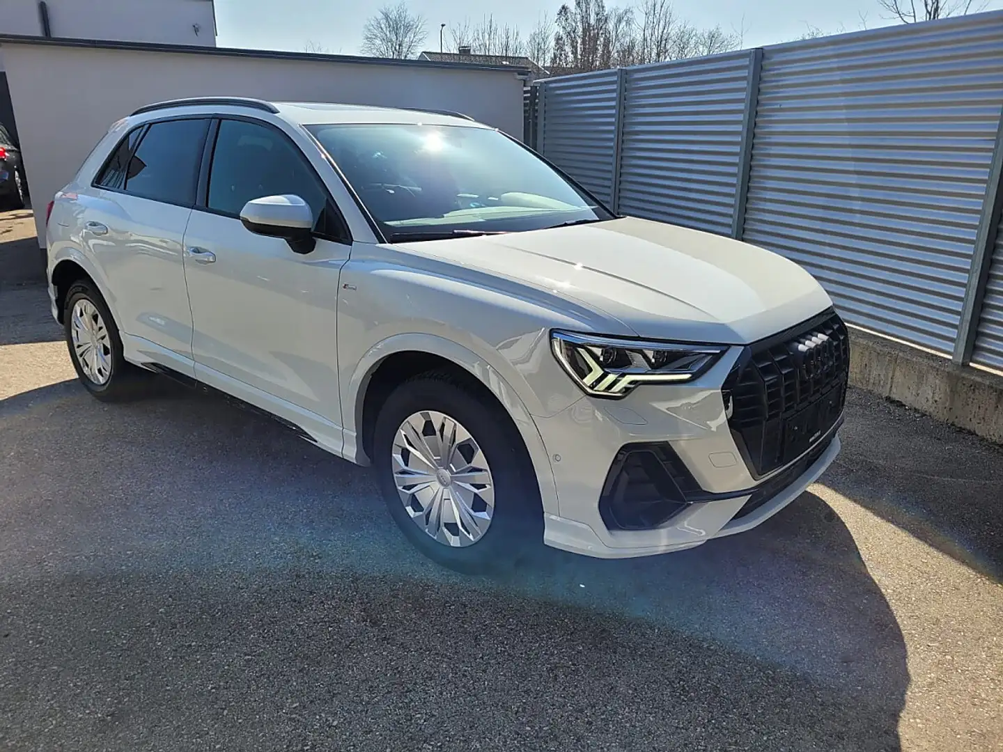 Audi Q3 40 TFSI quattro S-line S-tronic Weiß - 1