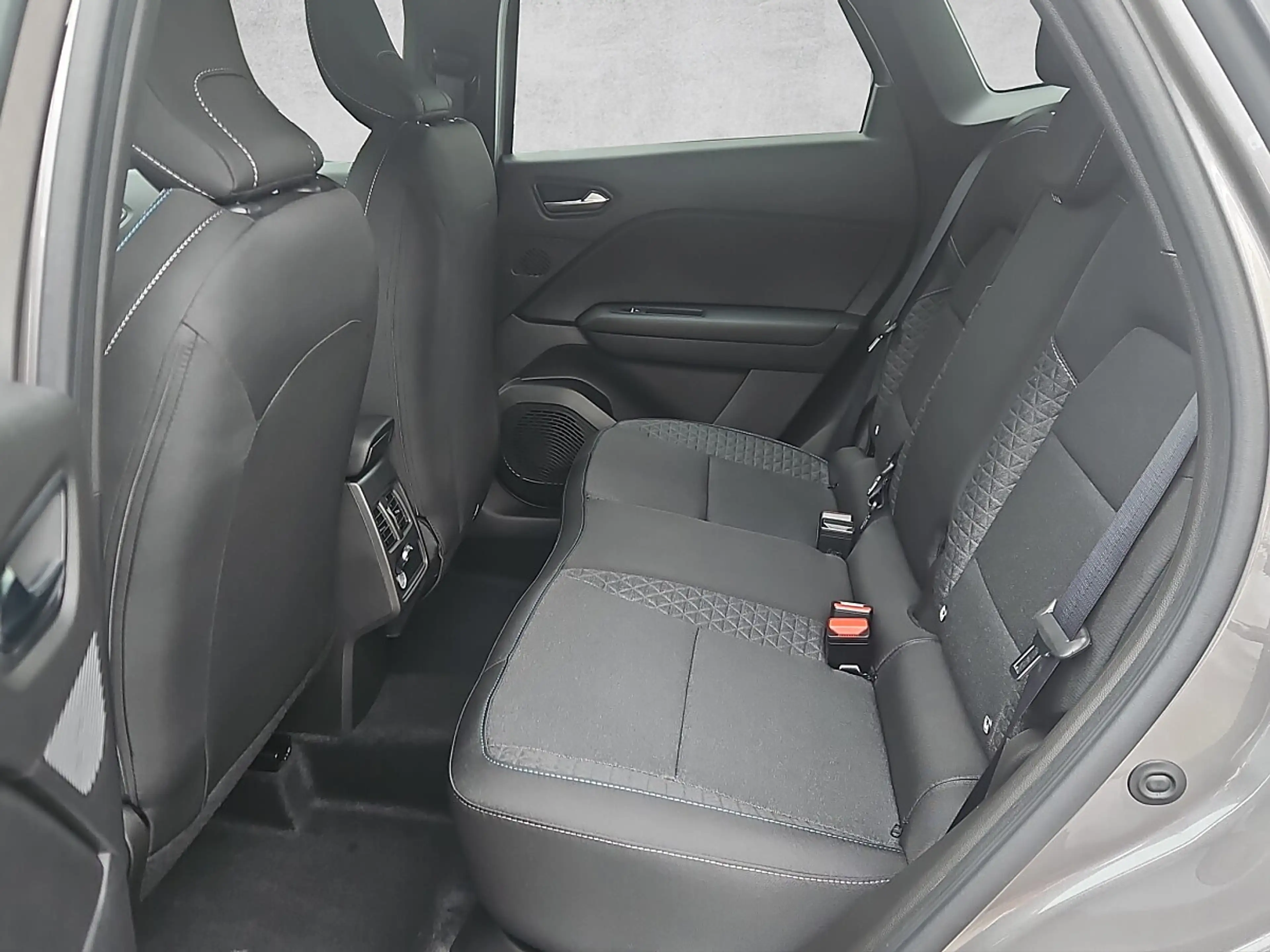 Mitsubishi Grandis Invite 1,8 HEV Aut.  ab* 29.290,- Winterräder k... — photo 11