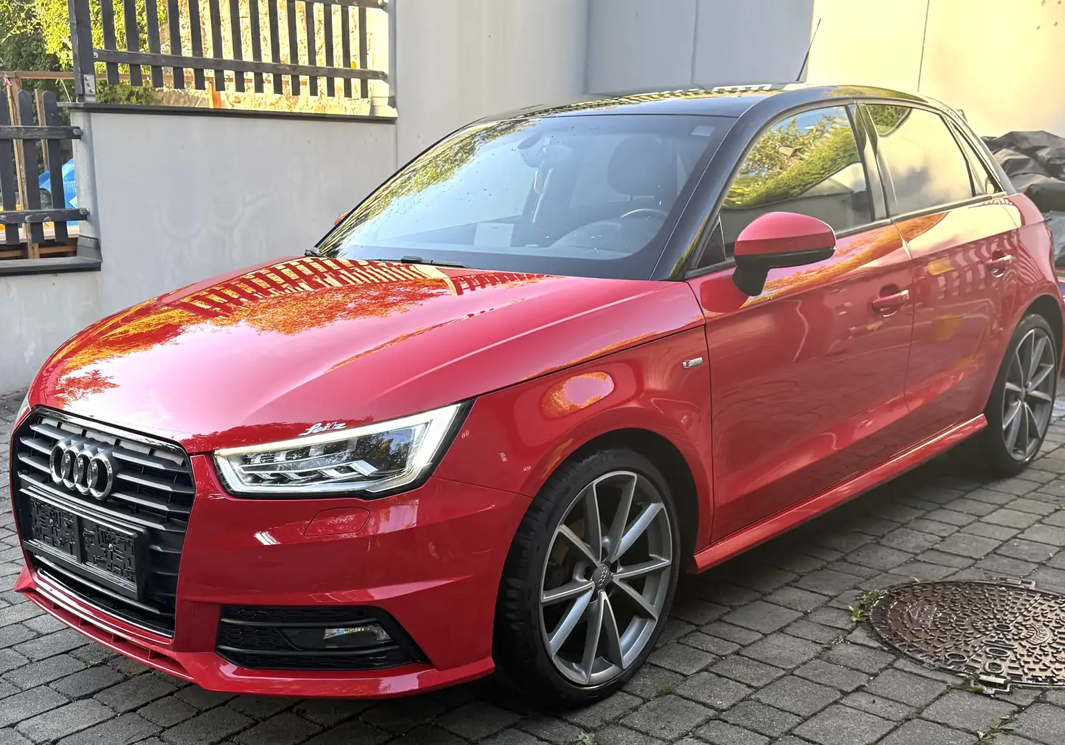 Audi A1 Sport 1,0 TFSI, S-Line, Tempo, Sitzh, Xenon, Freis Rot - 1
